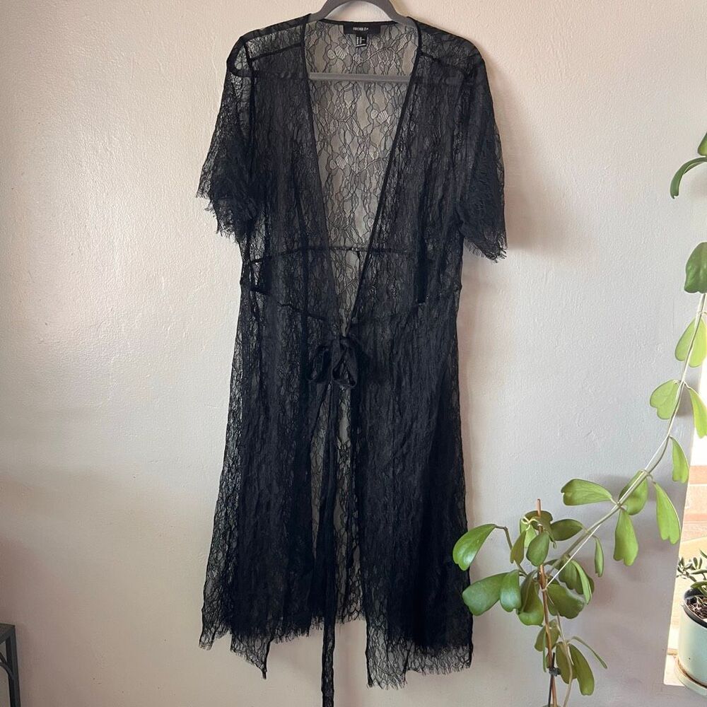 Forever 21+ black witchy bat lace gothic robe